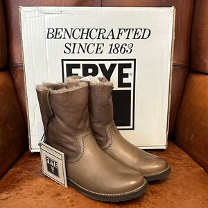 Frye Celia Short Leather Fur Lined Ankle Boots Women’s 5.5